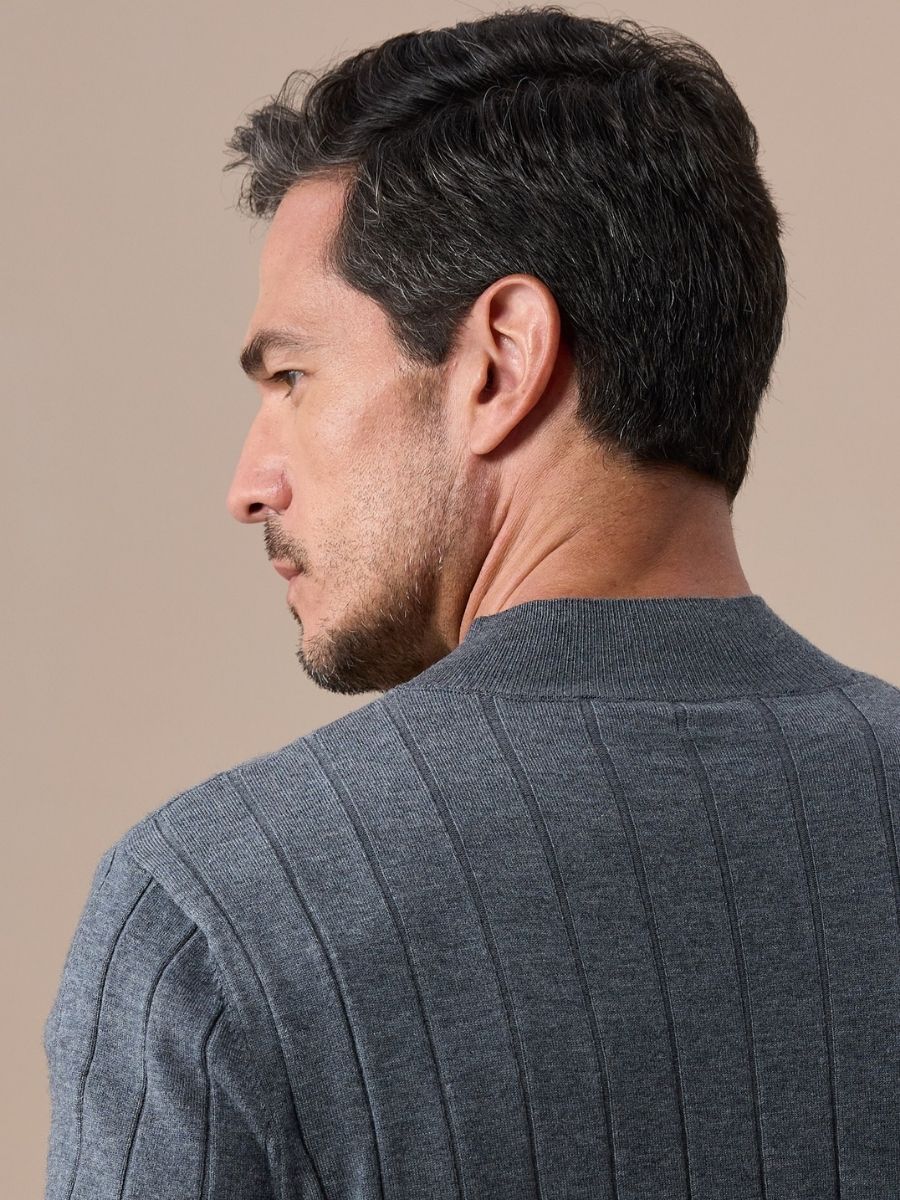 Loops Lierna Mock-Neck Knit