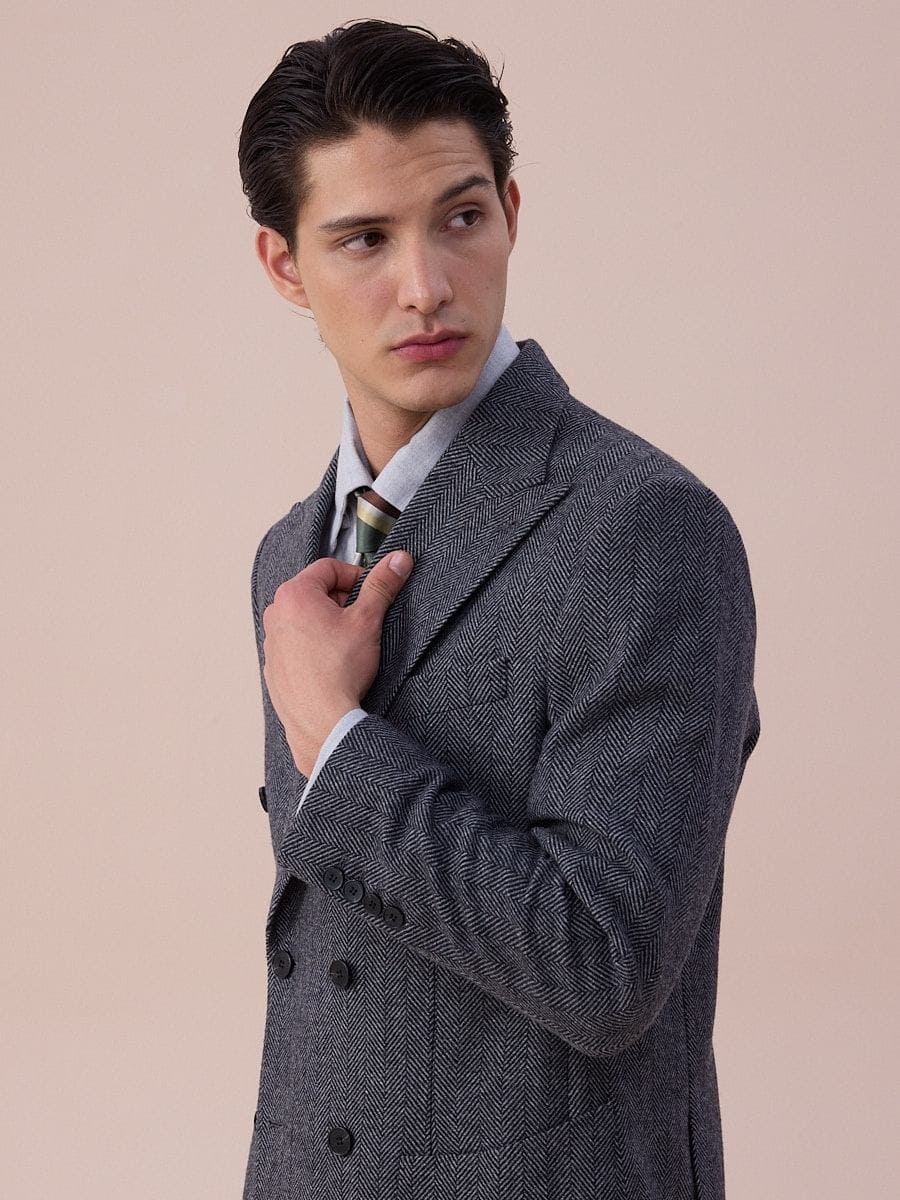 Terno de lã com padrão espinha de peixe e abotoamento duplo, estilo Veneza