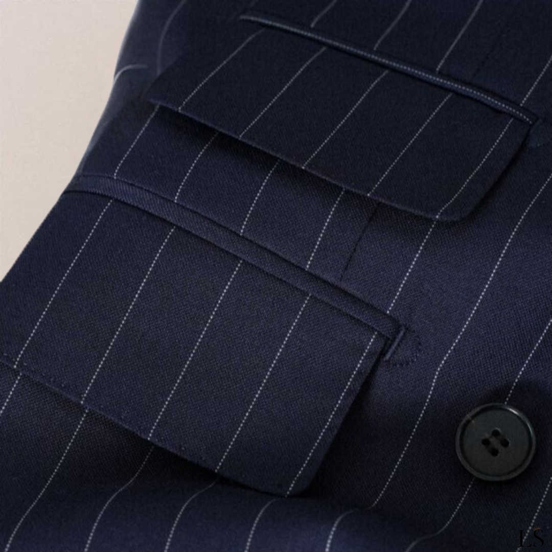 Terno Udine risca de giz com abotoamento duplo